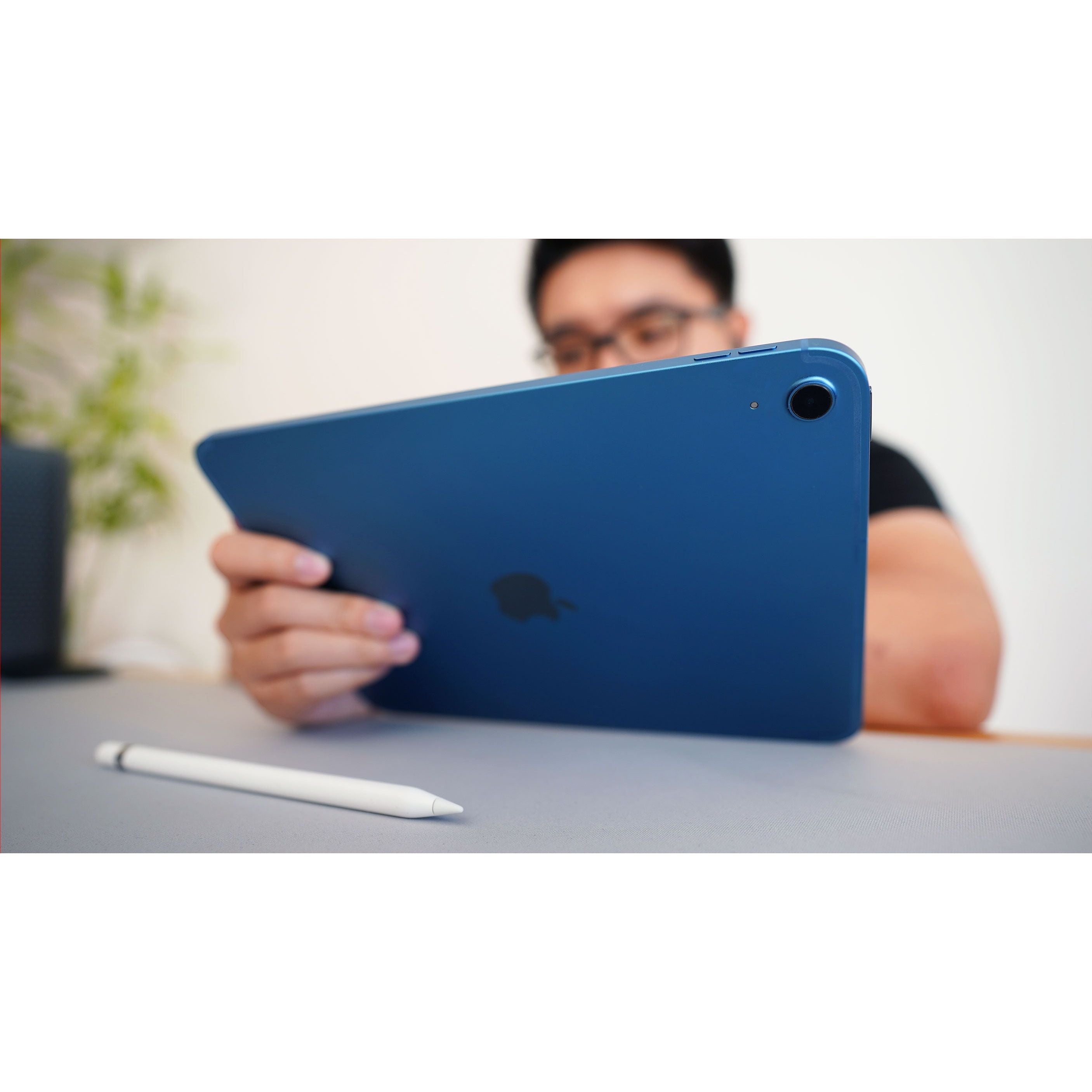 iPad 10.9-inch, Wi-Fi (10th Generation)